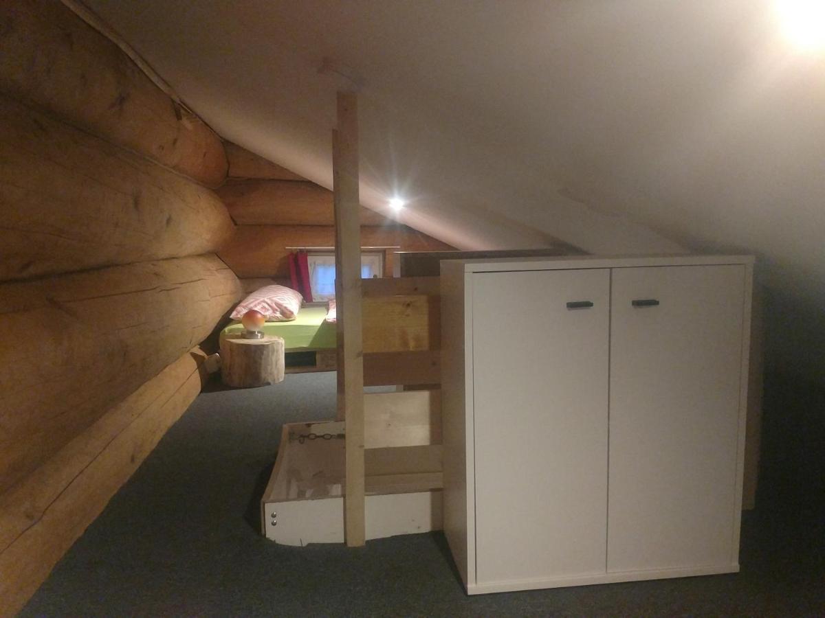 Ferienwohnungen Blockhaus - Zwergenhaeusl גרונאו אים אלמטל מראה חיצוני תמונה
